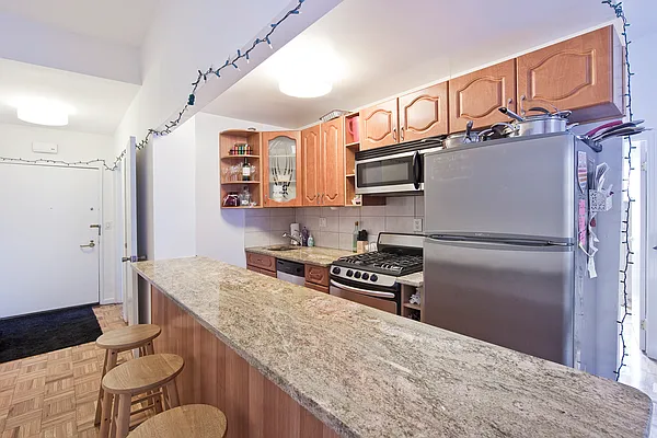 Rented by R New York | media 3