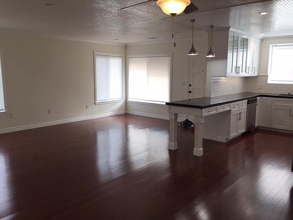 4th image of 216 Northwood Dr