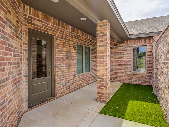 4th image of 2502 N Meadow Dr