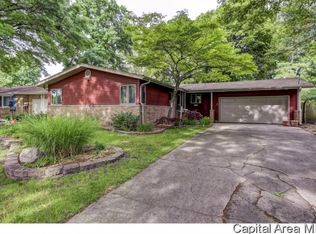 2433 Parkview Dr, Springfield, IL 62704