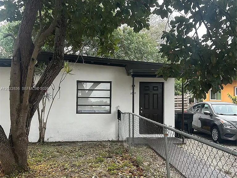 1080 NW 121st St — Photo 2
