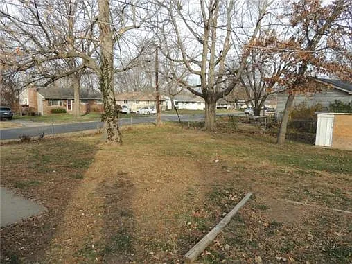 3600 NE 54th Ter — Photo 7