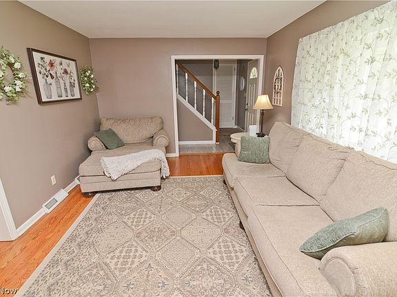 4th image of 1775 Brockton Dr