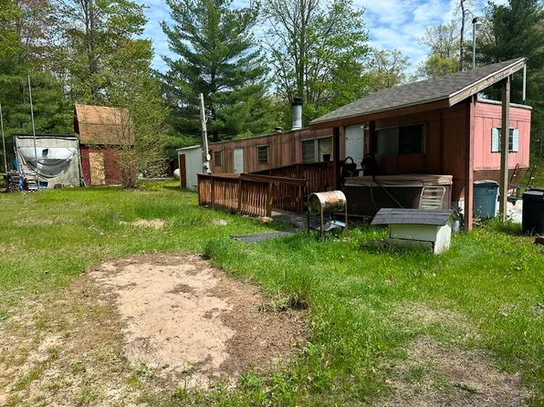 1197 Pineview Rd, Harrison, MI 48625