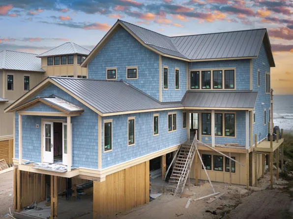 811 E Arctic Ave, Folly Beach, SC 29439