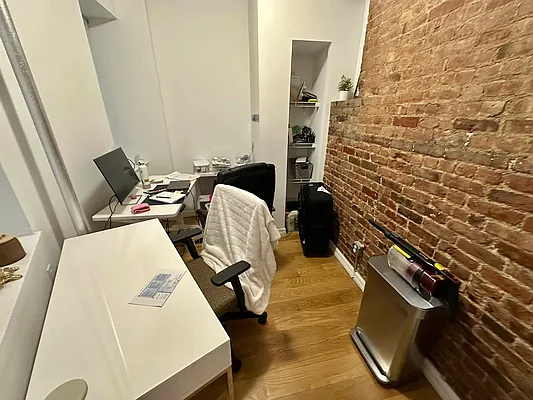 Rented by J PRESTON AND ASSOCIATES INC | media 16