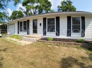 5808 Underwood Ave SW, Cedar Rapids, IA 52404