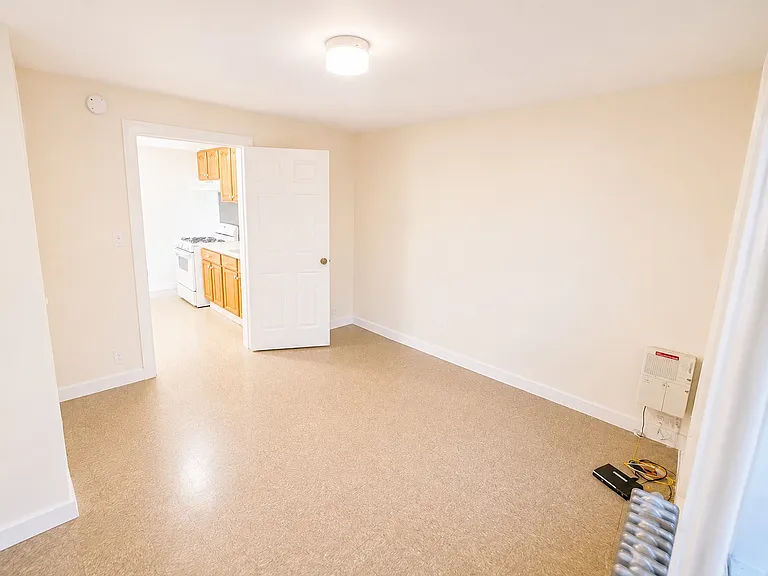 4 N Bleeker St #4 — Photo 19
