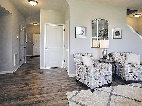4th image of 479 Lena Ln