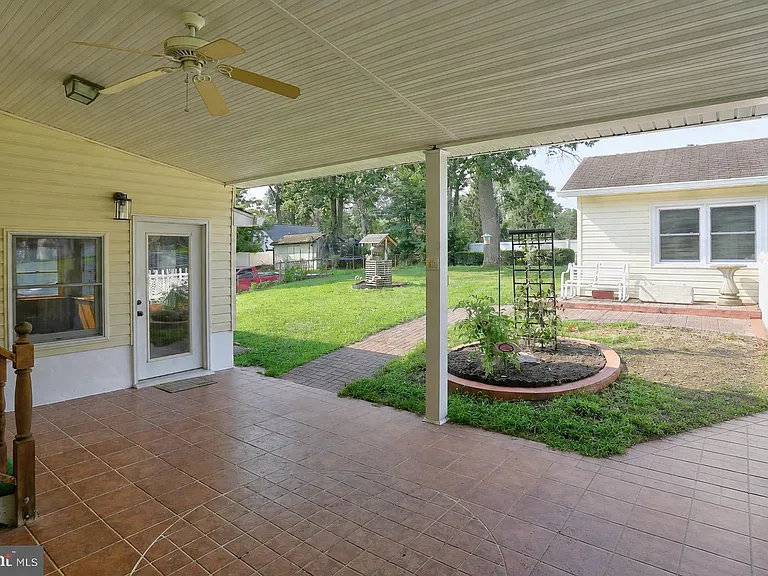 807 Danza Rd — Photo 38