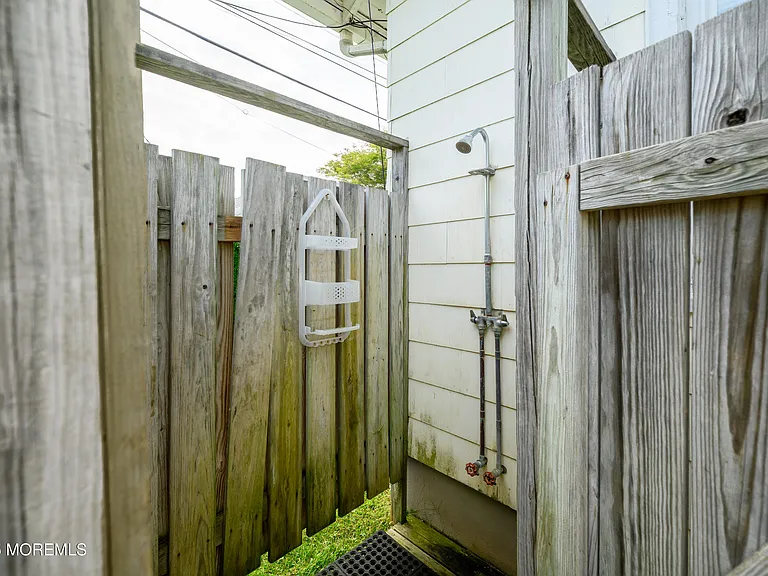 4 2nd Ave — Photo 44