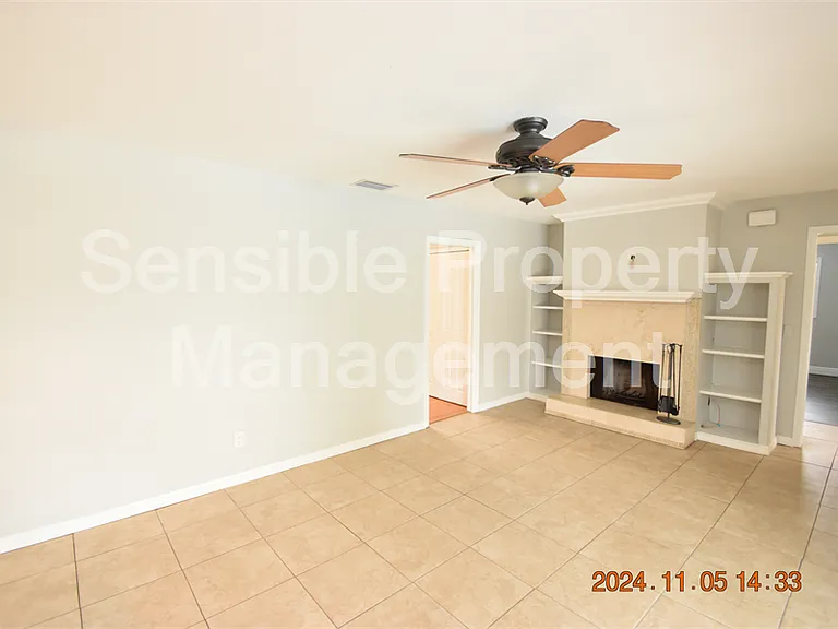 3827 Frostwood Ct — Photo 14