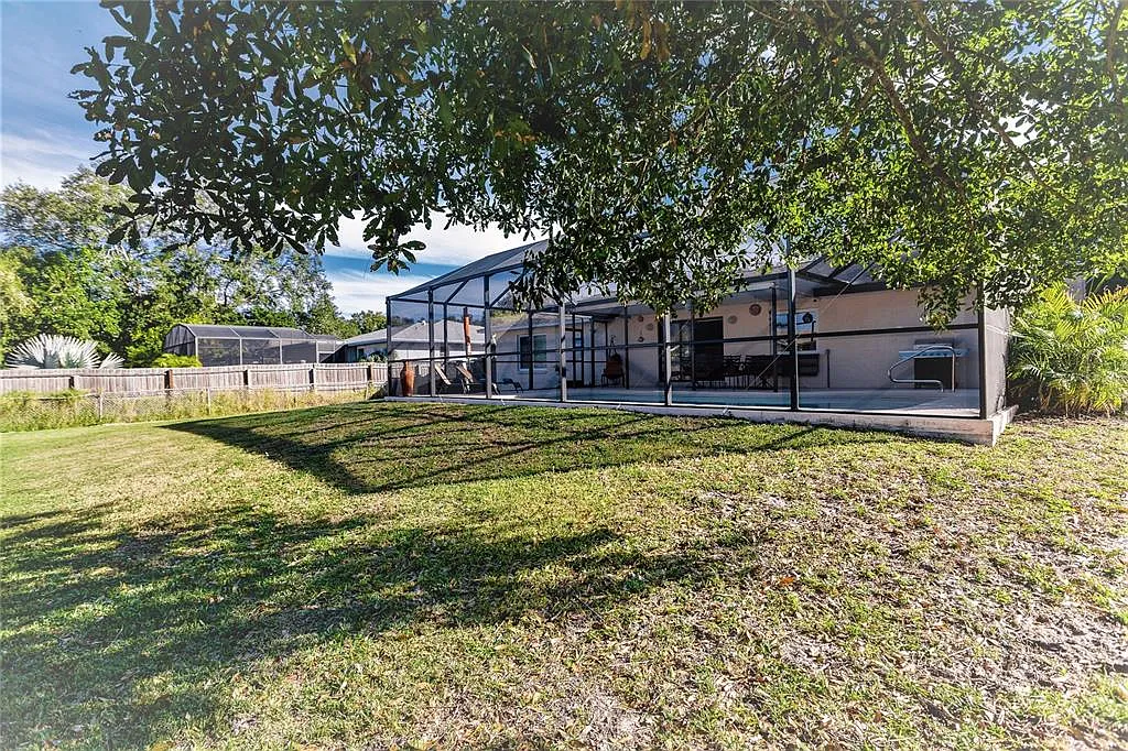 3 bed, 2.0 bath, 1544 sqft, $3,800 — Photo 3