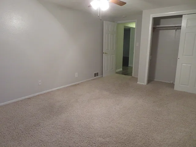 499 Capri Cir — Photo 25
