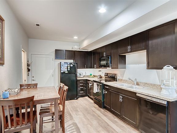 3rd image of 3544 Central Park Blvd