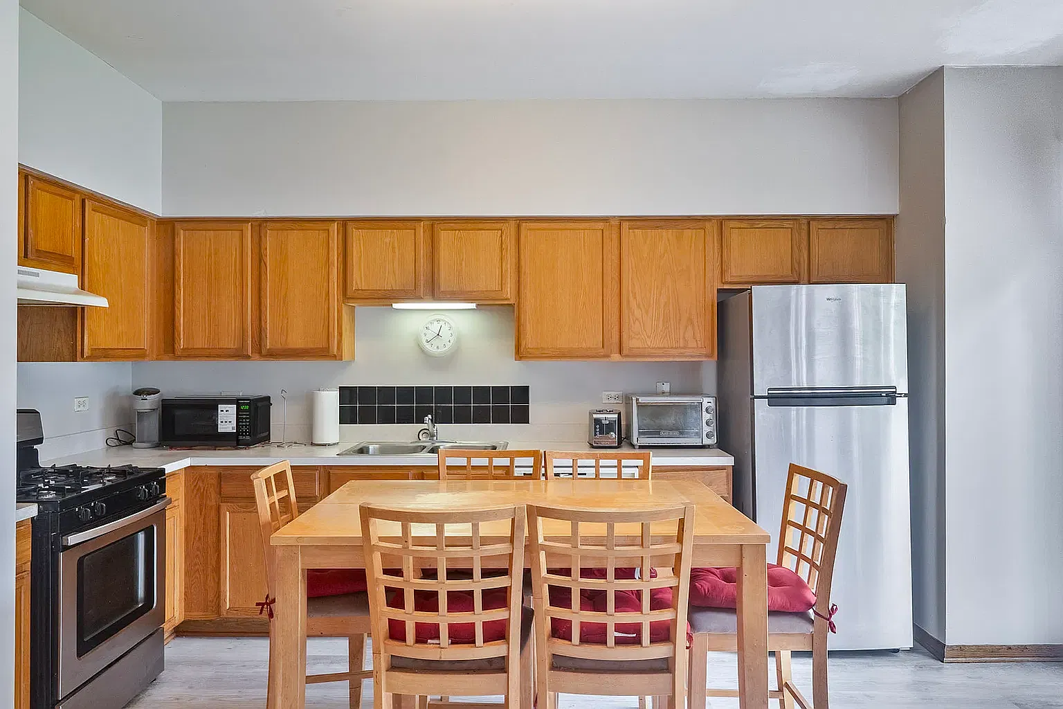 3 bed, 2.5 bath, 1700 sqft, $2,995 — Photo 4