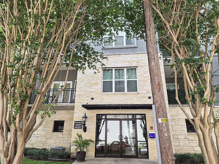 1010 Rosine St #23 — Photo 3