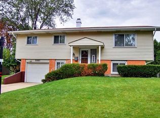 1770 Ashley Rd, Hoffman Estates, IL 60169