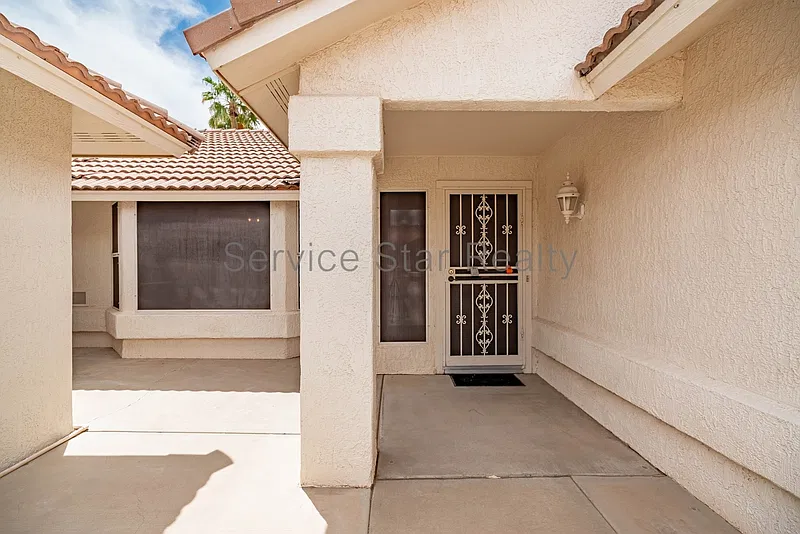 2 bed, 2.0 bath, 1722 sqft, $1,749 — Photo 3