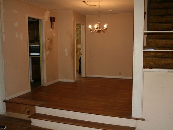 4th image of 9 Robin Hood Rd