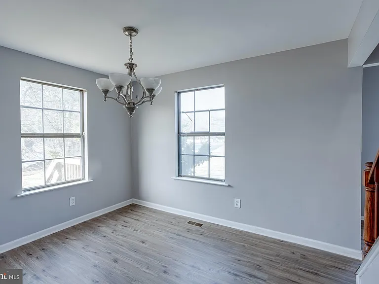 101 Bayberry Ct — Photo 4