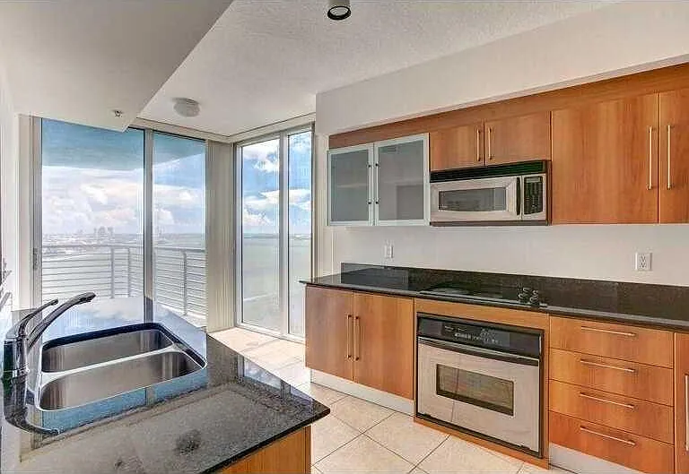 325 Biscayne Blvd #43 — Photo 5