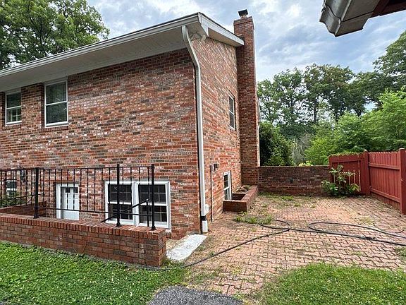 3rd image of 5157 Bonnie Acres Dr
