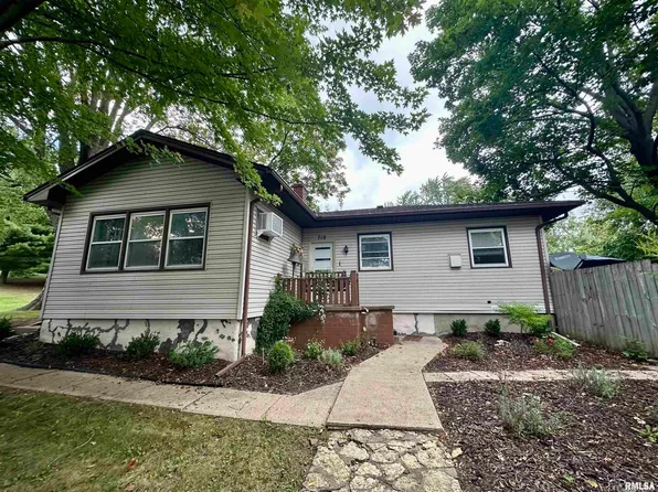 718 17th Ave N, Clinton, IA 52732