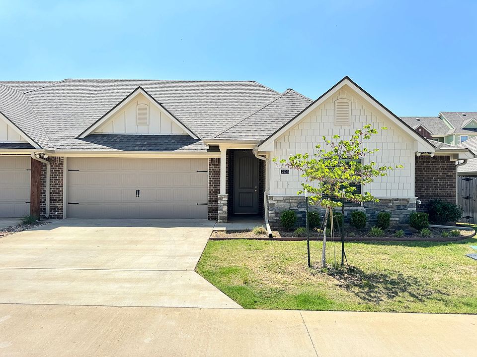 1st image of 4300 Huntingtower Dr #203