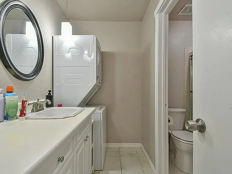 807 Cardinal Creek Blvd #C — Photo 2