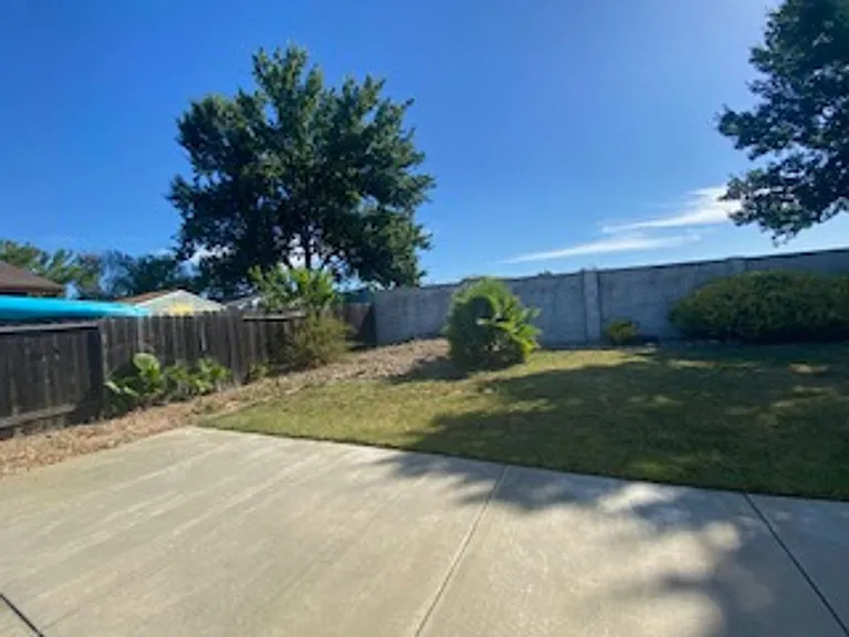 333 Bishop Dr — Photo 4