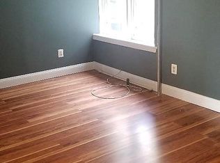 2515 34th St APT 2R, Astoria, NY 11103