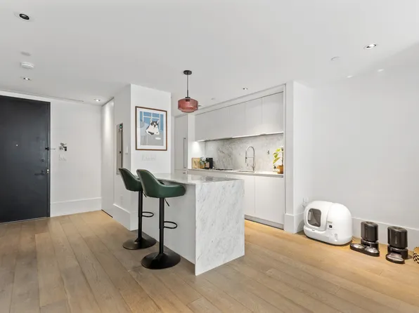 429 Kent Avenue image 6 of 9