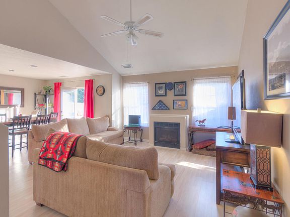 4th image of 4161 E Village Cir
