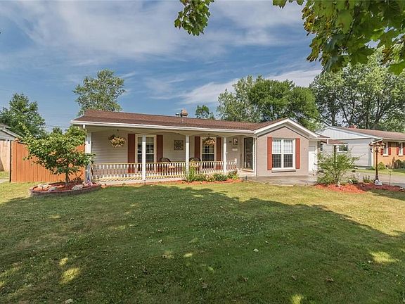 3rd image of 70 Brookwood Dr