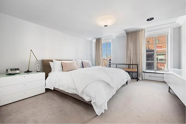 STREET No.13 No.14　2冊セット 14 East 63rd Street in Lenox Hill, Manhattan | StreetEasy