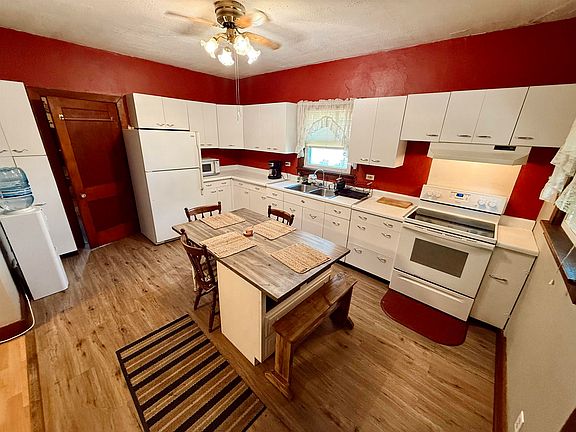 5th image of 313 N Walnut St