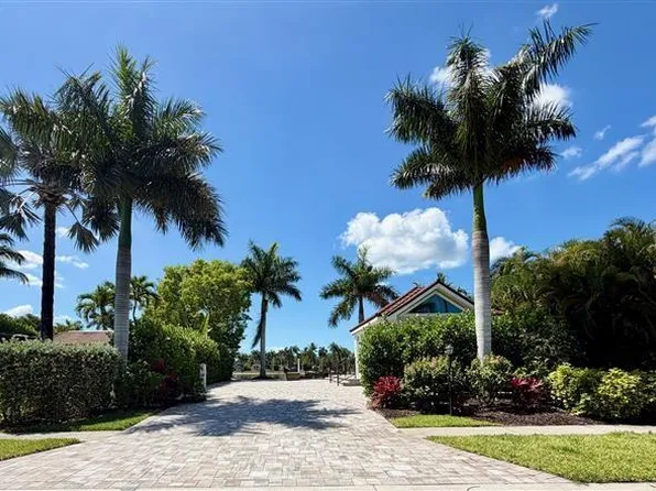 4833 Southern Breeze DR, NAPLES, FL 34114