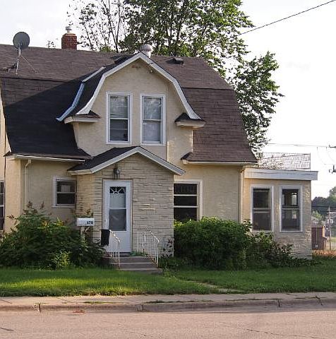 1st image of 678 40th Ave NE