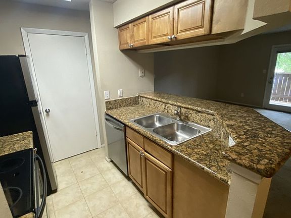 5th image of 199 Afton Sq Unit 104
