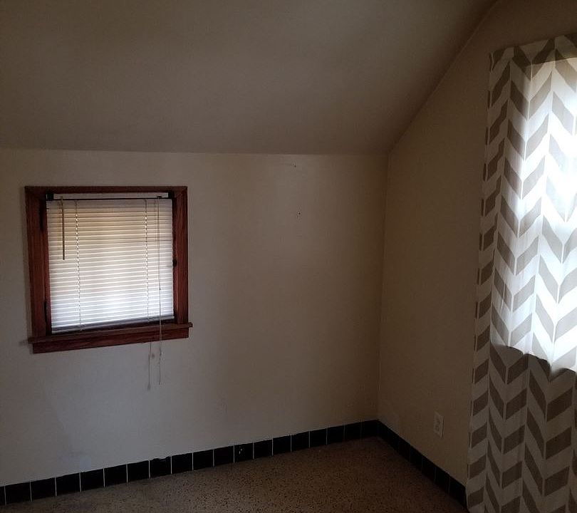2nd image of 1411 Becker Ave SW APT B