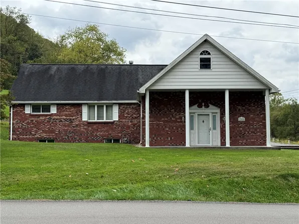 1308 Buckeye Rd, Mount Morris, PA 15349