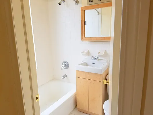 Rented by Alma Realty Corp. | media 6