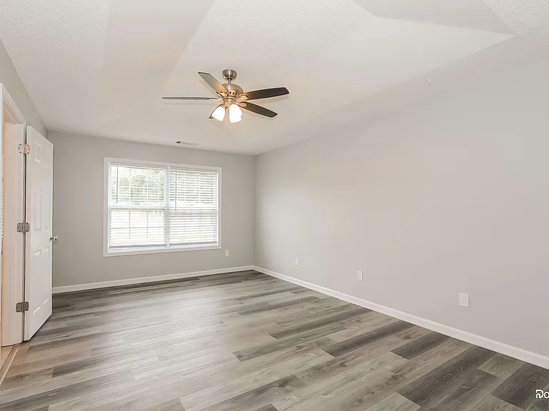 1303 Princess Dr — Photo 13