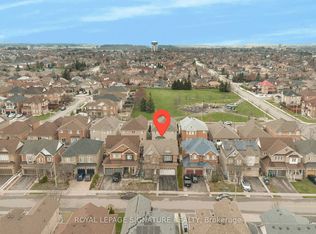 118 Masters Green Cres, Brampton, ON L7A 3K2