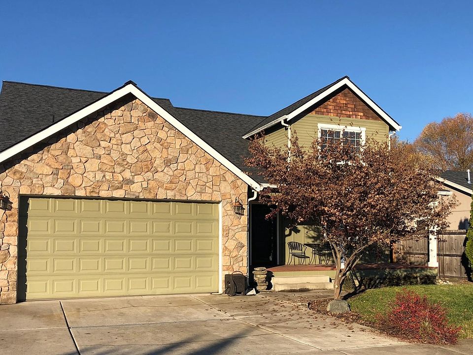 1st image of 890 Sieber Ln