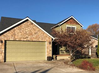 890 Sieber Ln, Medford, OR 97501