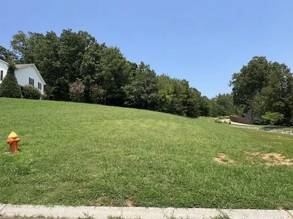 521 Benjamin Cir NW, Cleveland, TN 37312