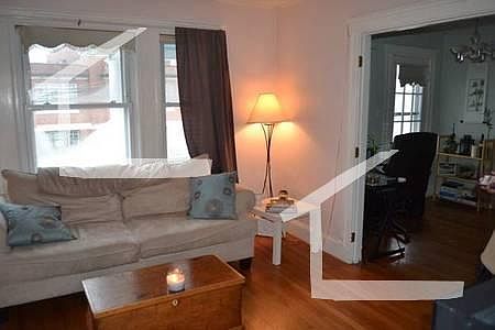 2nd image of 6 Hollis Pl #I