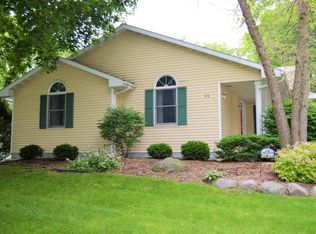 84 Lincoln Pkwy, Williams Bay, WI 53191